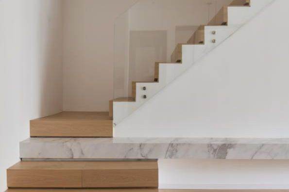 High-Floor Spacious 2BR Apartment at Top Of City (L13)