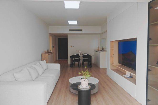 High-Floor 2BR Apartment in Gubei (L10/L15)