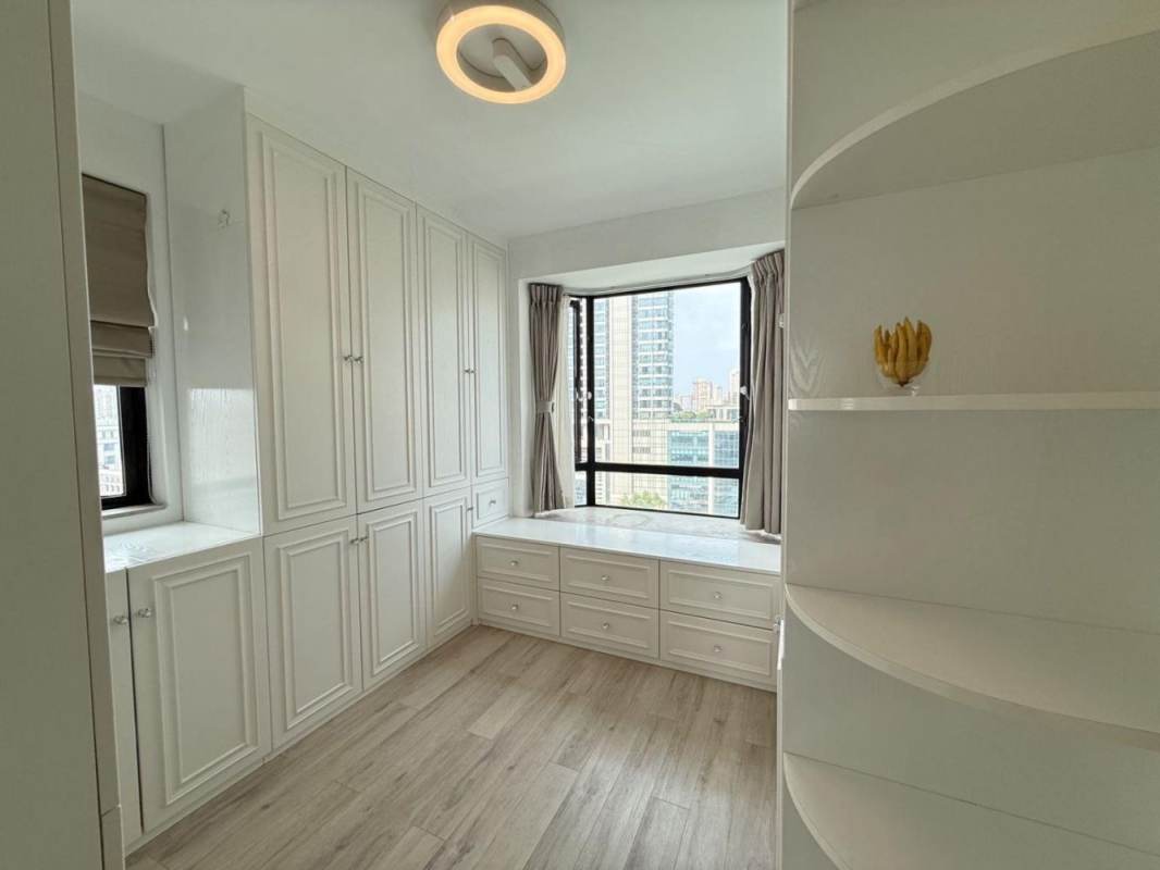 Housing image — Bedroom