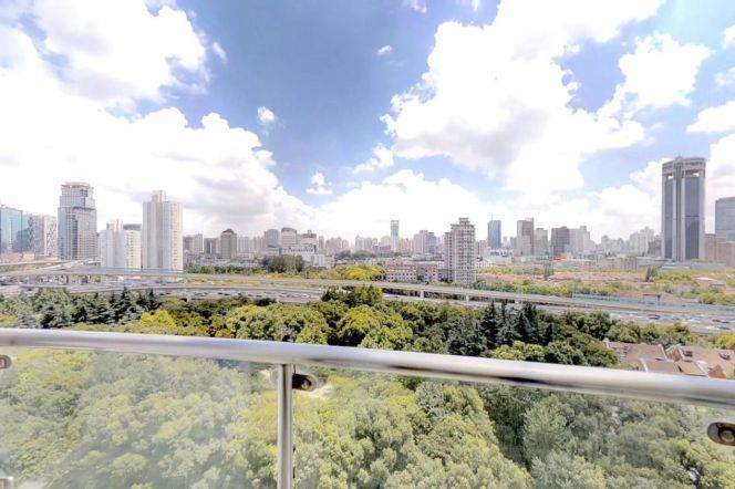 3BR Apartment at Top Of City with Outstanding View (L13)