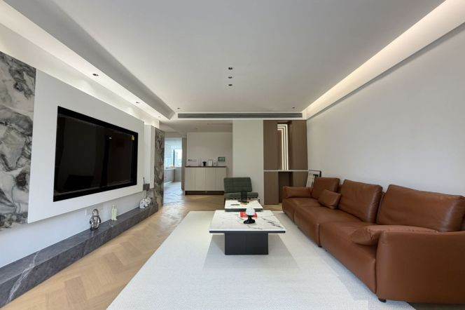 4BR Apartment in Gubei