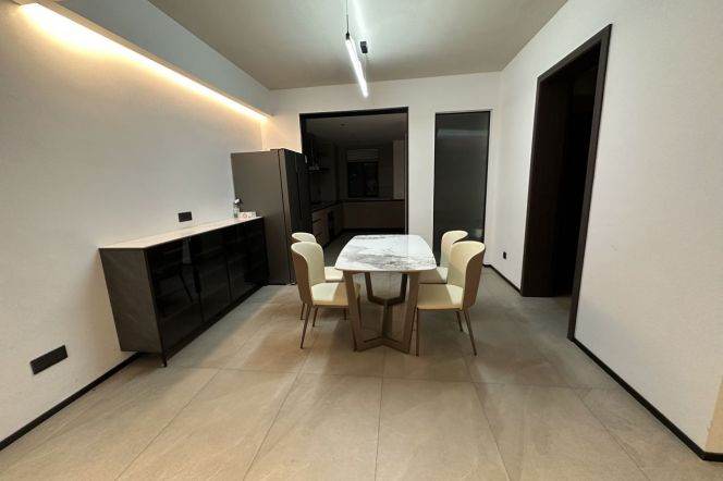 Spacious 3BR Apartment in Gubei