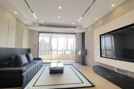 2BR Apartment near Shangcheng Rd Metro with Floor-to-Ceiling Windows