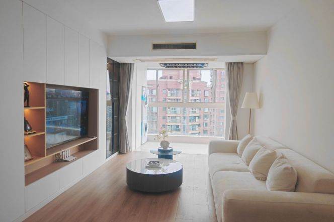 High-Floor 2BR Apartment in Gubei (L10/L15)
