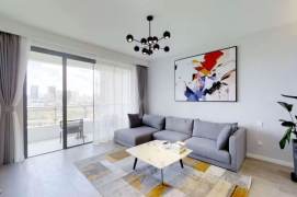 3BR Apartment at Top Of City with Outstanding View (L13)