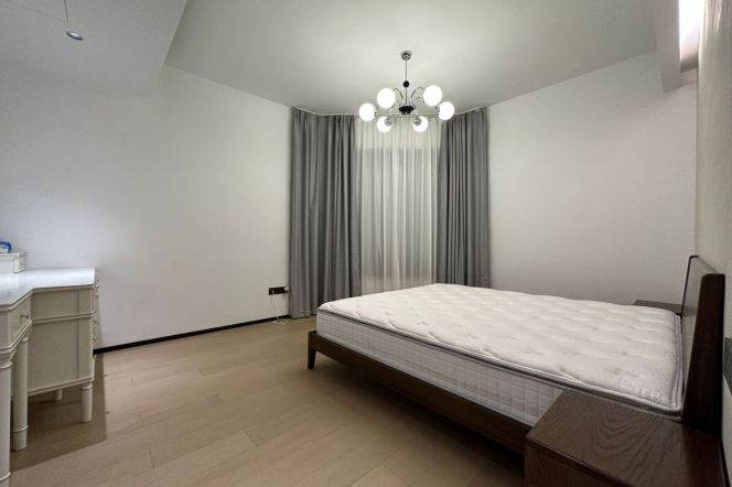 Spacious 3BR Apartment in Gubei