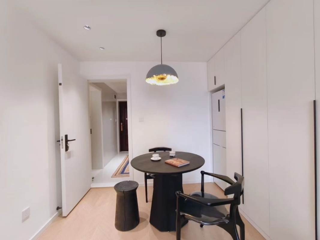 Housing image — Dining Area