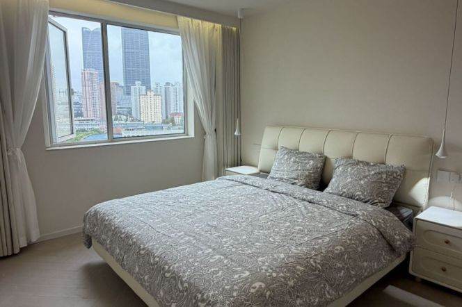 Spacious 1BR Apartment near Jiaotong University Metro (L10/L11)