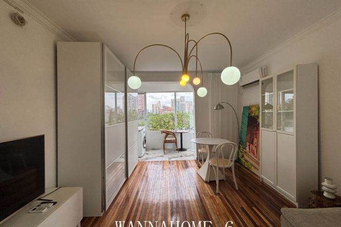 1BR Apartment in Old Xuhui (L1/L7/L9)