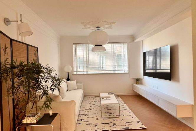 High-Floor 2BR Apartment in Xintiandi (L9/L10/L13)