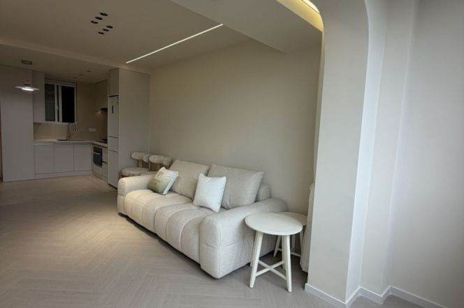 Spacious 1BR Apartment near Jiaotong University Metro (L10/L11)