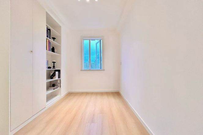 High-Floor Spacious 1BR Apartment near Shanghai Stadium Metro (L4)