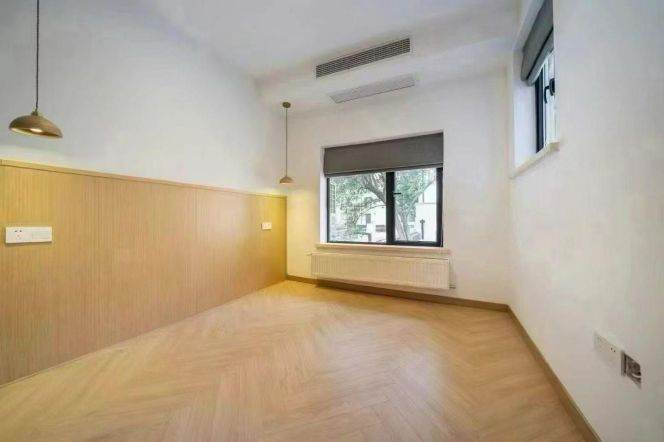 Spacious 2BR Lane House in Old Xuhui with Floor-to-Ceiling Windows (L1/L7)