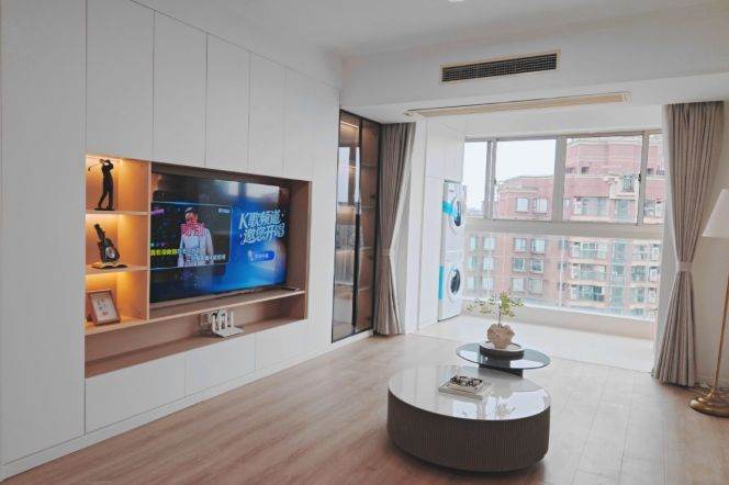 High-Floor 2BR Apartment in Gubei (L10/L15)
