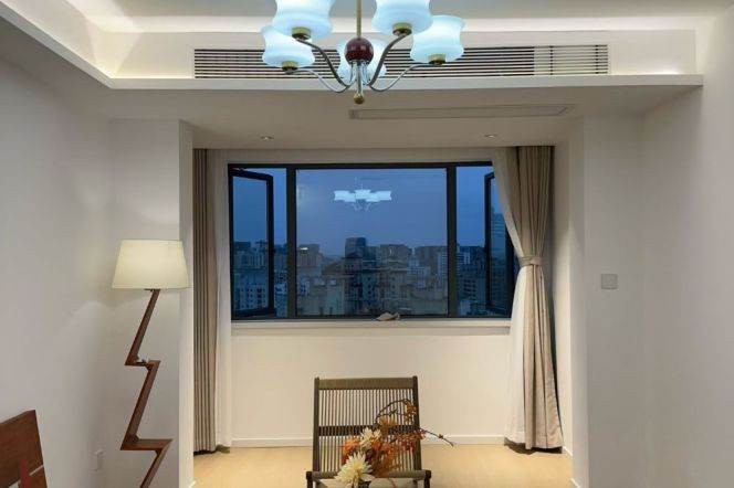 High-Floor Spacious 1BR Apartment in Old Xuhui (L9/L12)