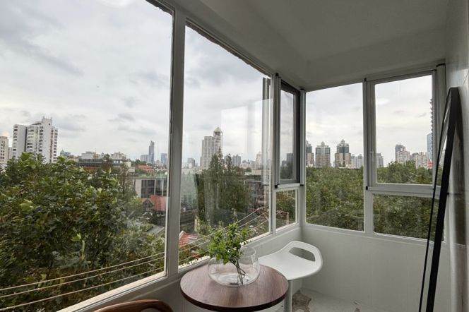 1BR Apartment in Old Xuhui (L1/L7/L9)