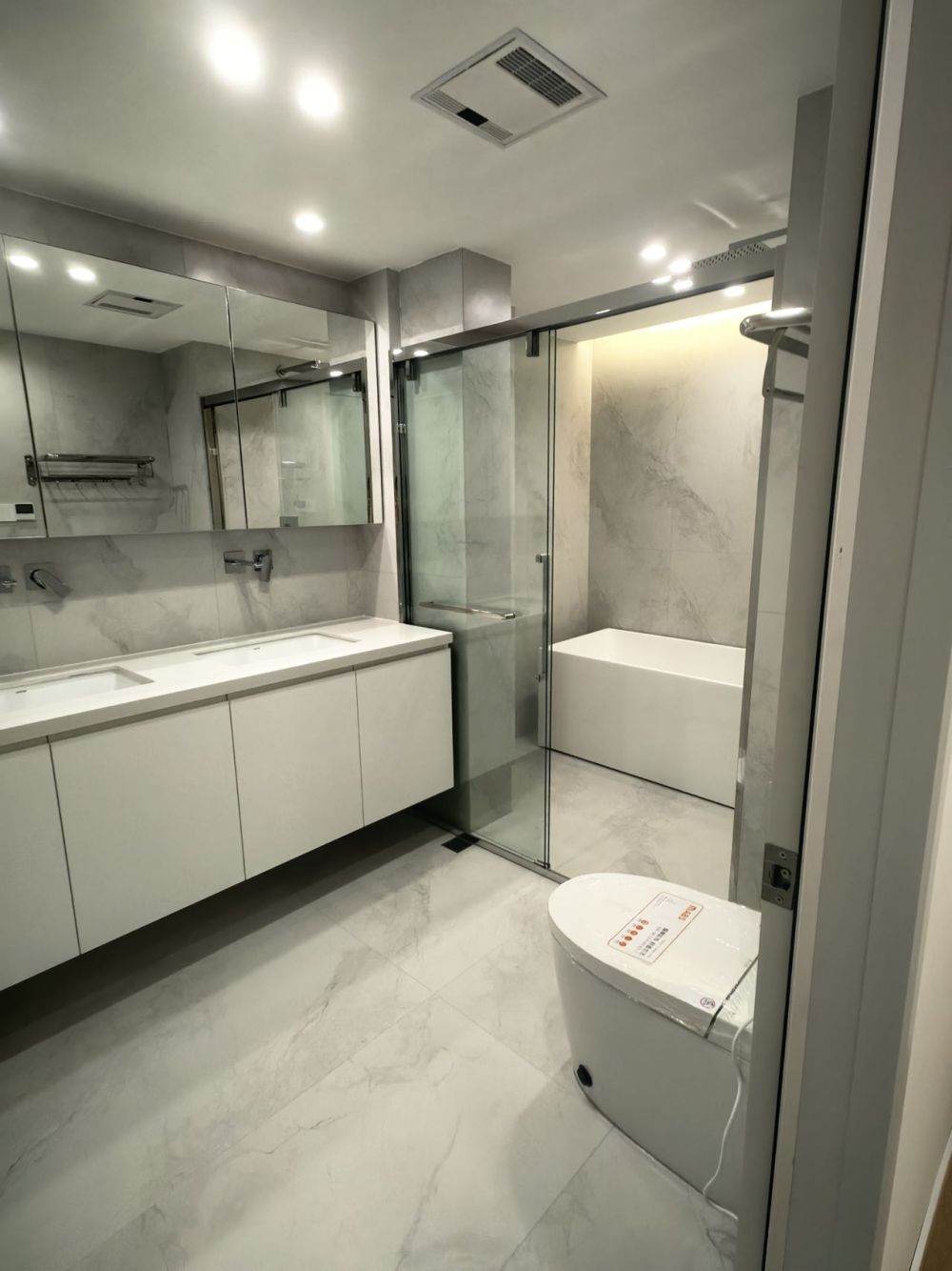 Housing image — Bathroom