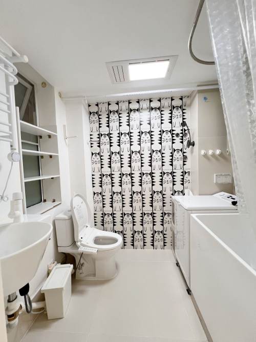 Housing image — Bathroom