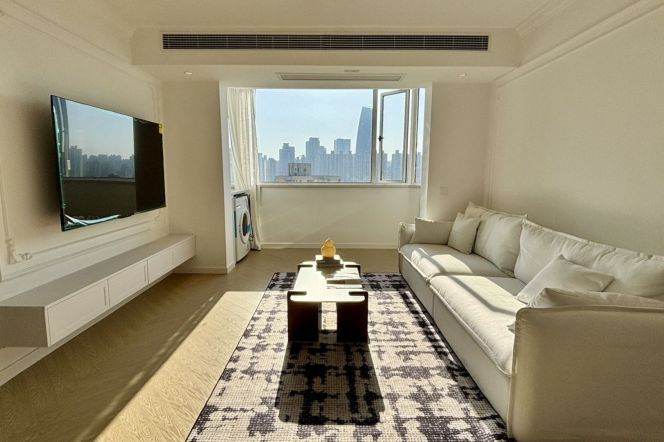 High-Floor 2BR Apartment near Zhongshan Park (L11/L13)