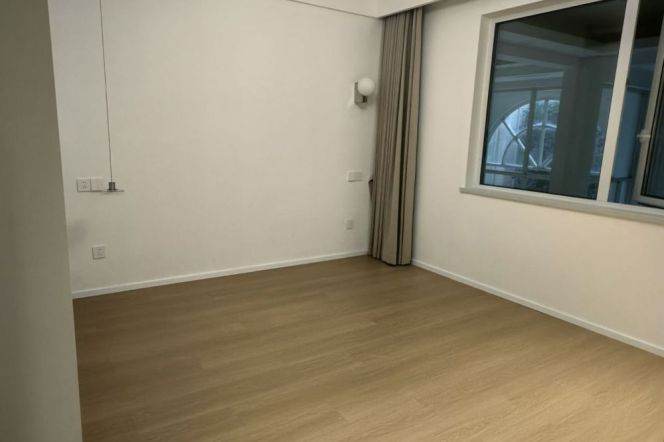 Spacious 2BR Apartment near Xujiahui Park (L7/L9)