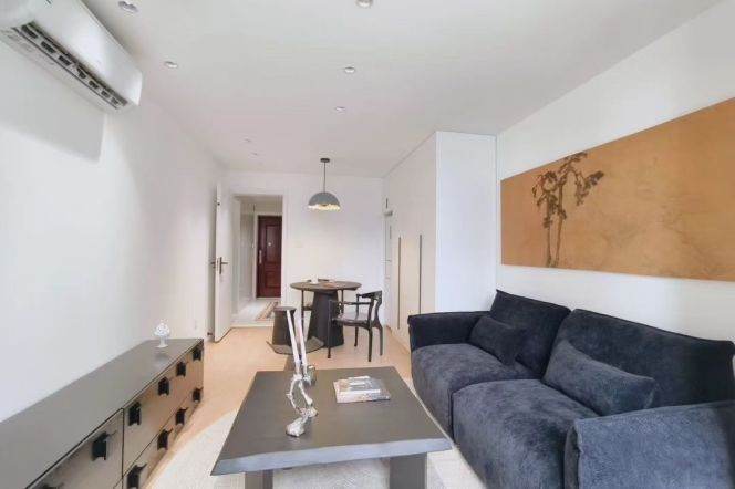 1BR Apartment in Xujiahui with Floor-to-Ceiling Windows (L1/L9/L11)