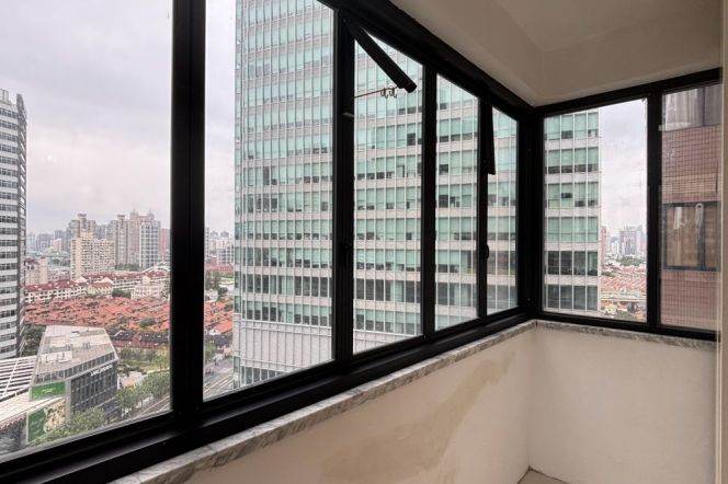High-Floor 1BR Apartment in Jing'an (L13)