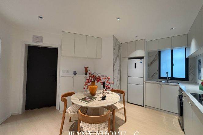 High-Floor Spacious 1BR Apartment in Old Xuhui (L9/L12)