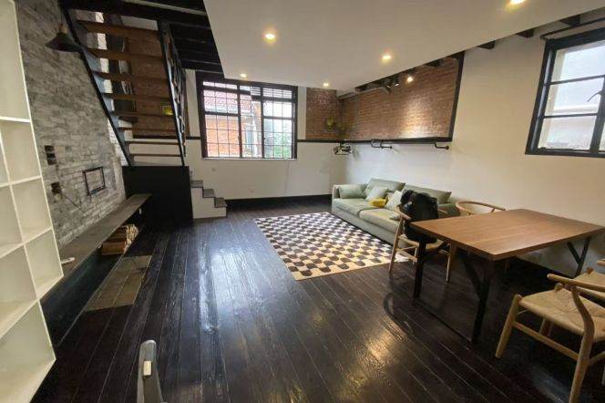 2BR Lane House near South Shaanxi Rd Metro with Terrace (L1/L10/L12)