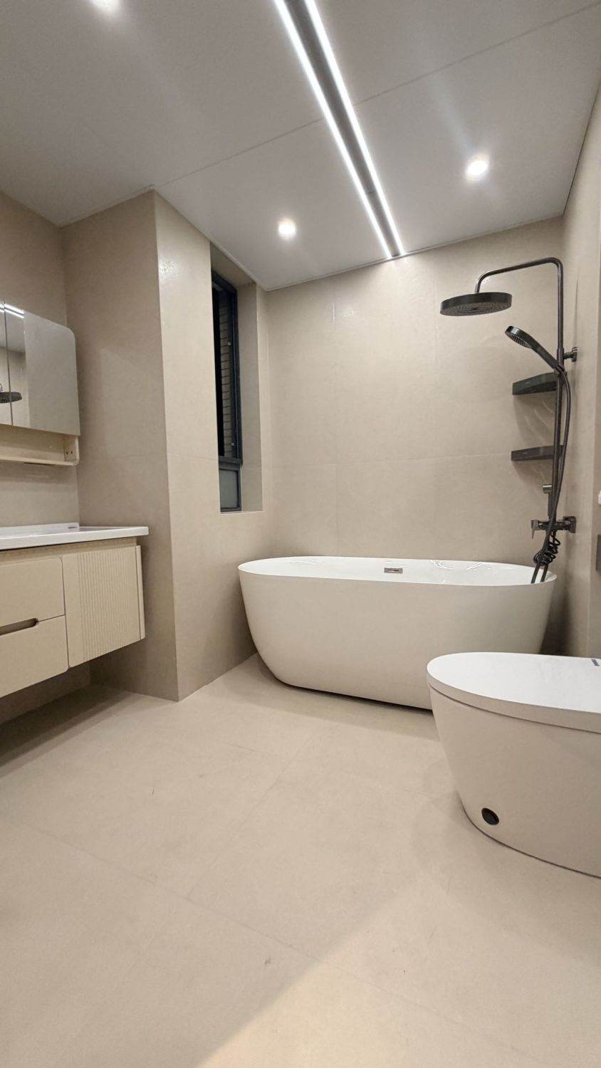 Housing image — Bathroom