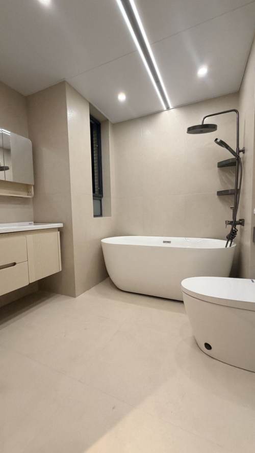 Housing image — Bathroom