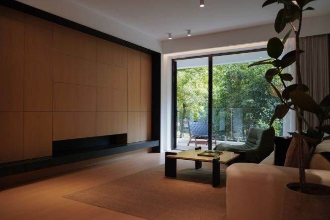 4BR Apartment near Zhongshan Park with Green View