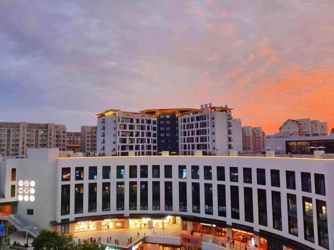 Housing image — Building Exterior
