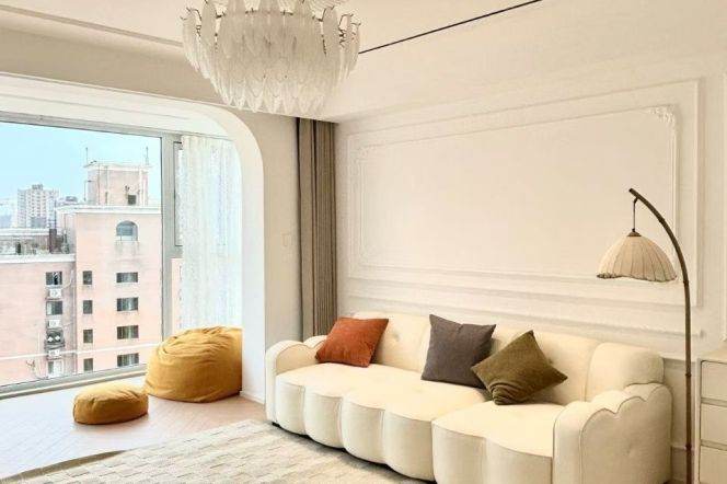 High-Floor Spacious 1BR Apartment at Hanlin Mansion