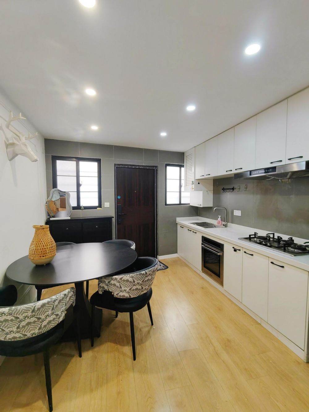 Housing image — Dining Area