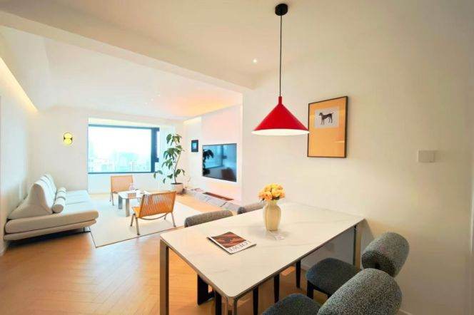 High-Floor 2BR Apartment near Zhenping Rd Metro (L3/L4/L7)