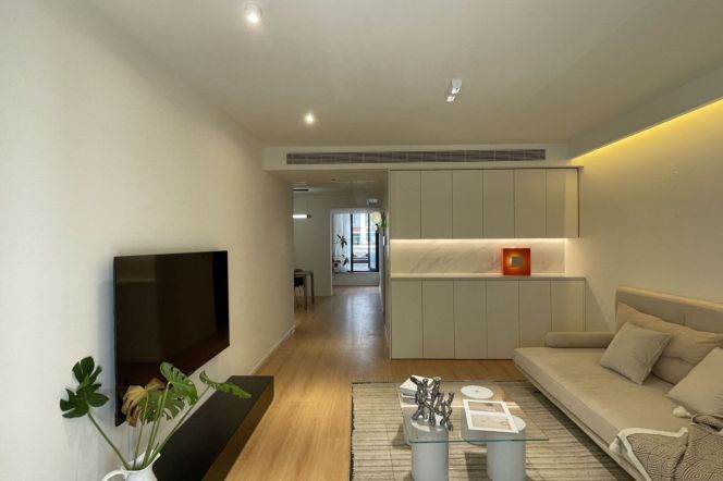 3BR Apartment in Gubei with Floor-to-Ceiling Windows (L2/L15)