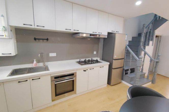 3BR Lane House in Old Xuhui with Terrace (L1/L10)