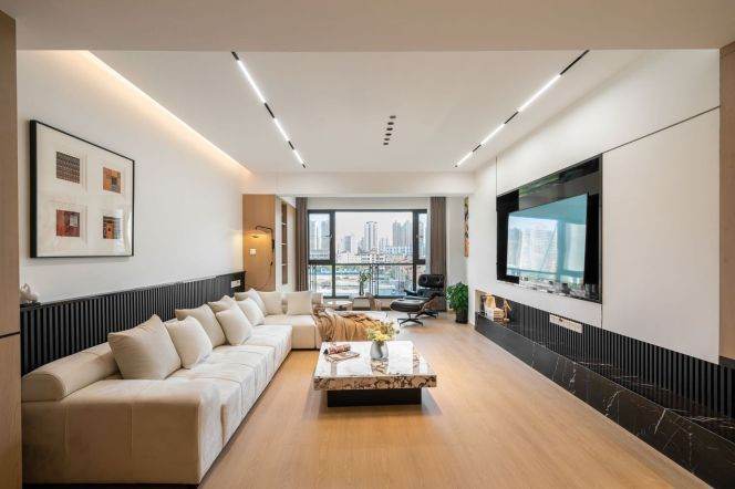 Spacious 2BR Apartment near Xintiandi Metro (L8/L10/L13)