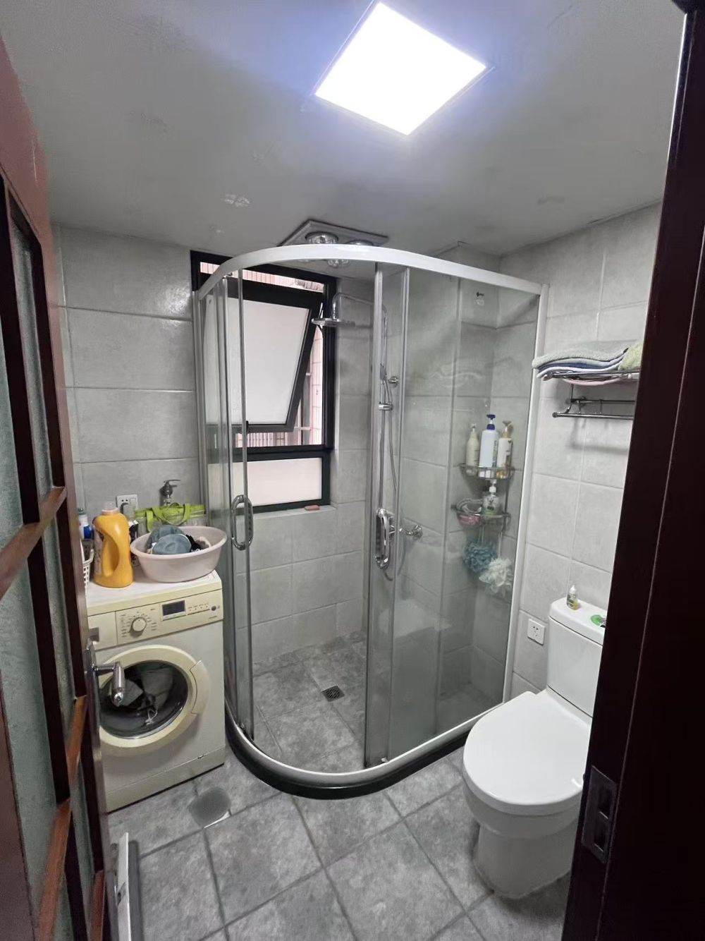 Housing image — Bathroom