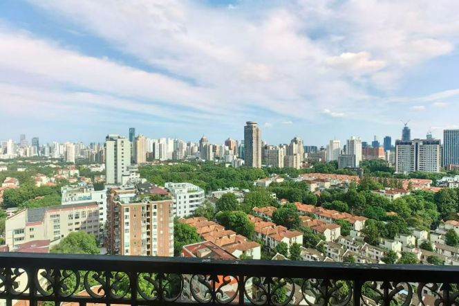 High-Floor Spacious 3BR Apartment in Old Xuhui (L1/L10)
