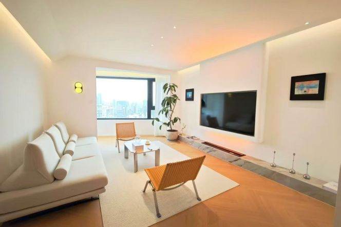 High-Floor 2BR Apartment near Zhenping Rd Metro (L3/L4/L7)