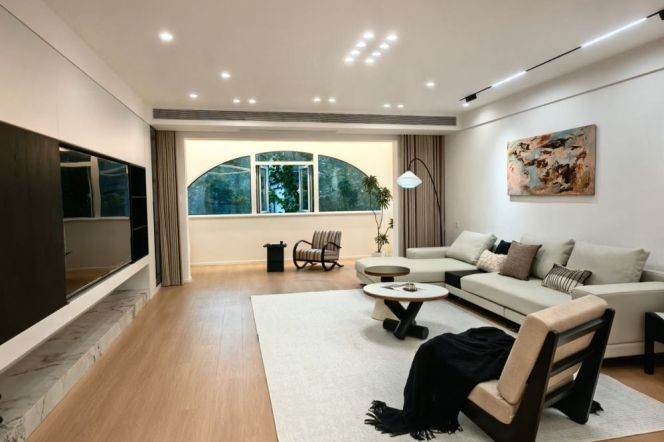 3BR Apartment in Old Xuhui with Green View (L7/L9)