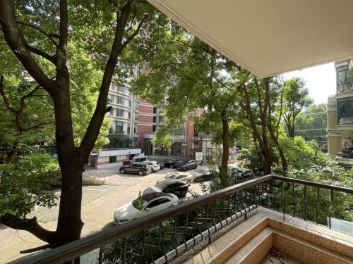 Housing image — Balcony