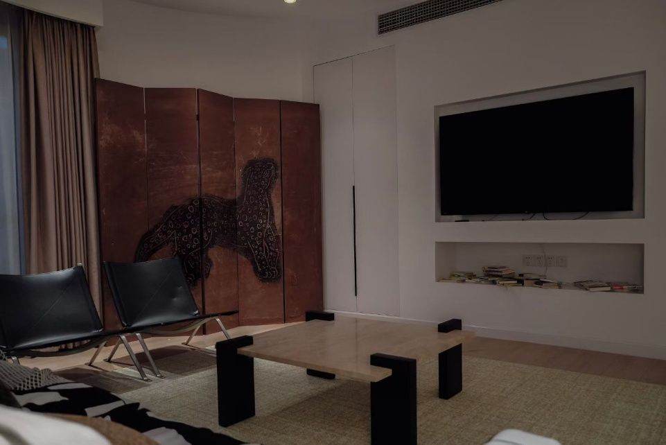 Housing image — Living Room