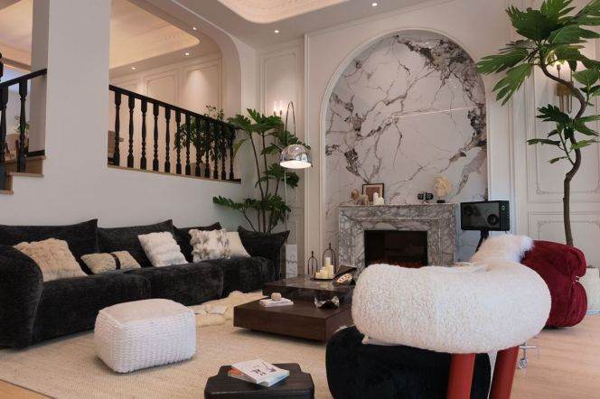 Spacious 4BR Villa in Hongqiao CBD with Green View