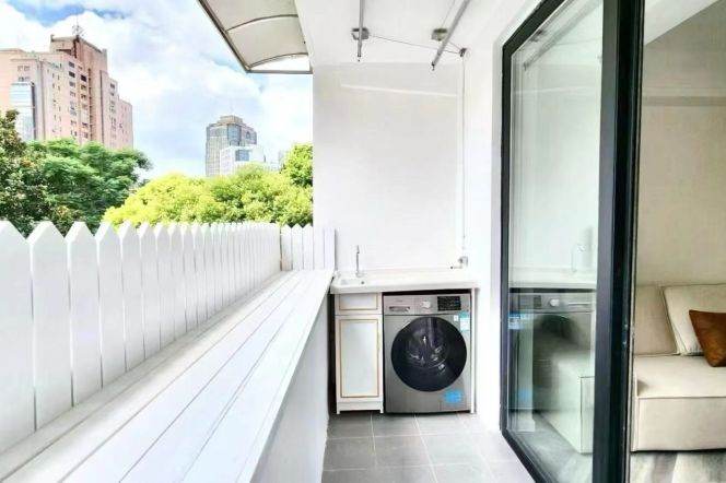 1BR Apartment in Old Xuhui (L9/L12)
