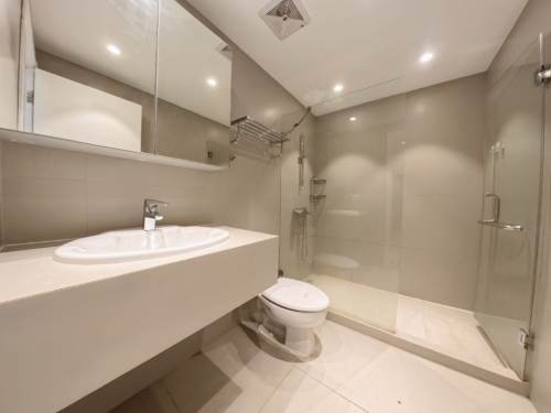 Housing image — Bathroom