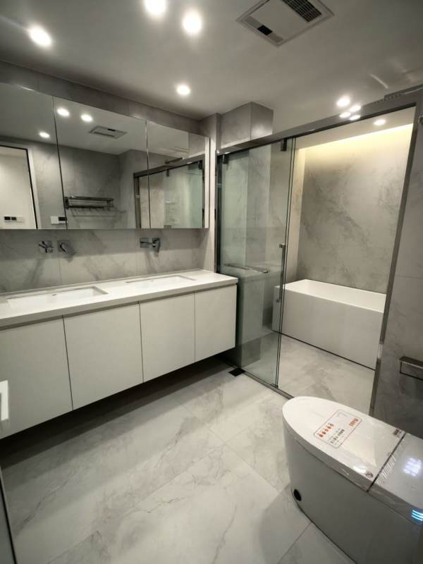 Housing image — Bathroom