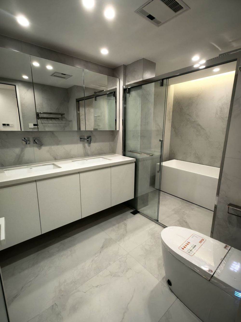 Housing image — Bathroom
