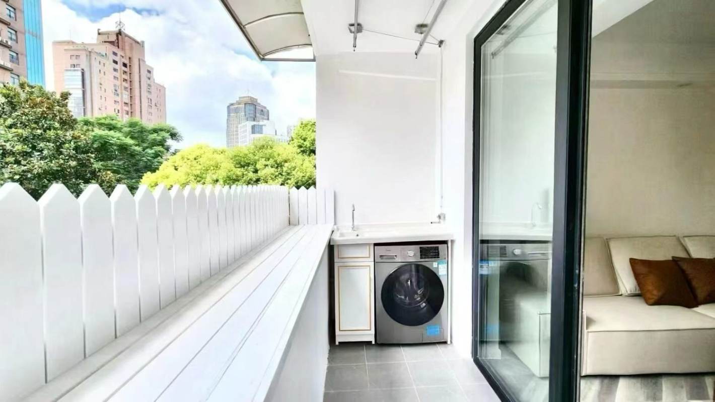 Housing image — Balcony